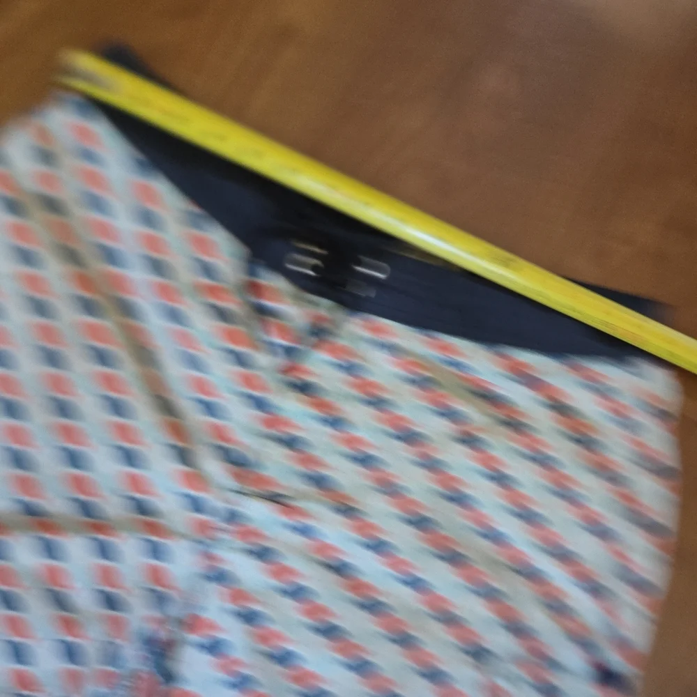 J. Crew Men's BroadShorts - Peach and Blue Fish Print‎ Size 32
